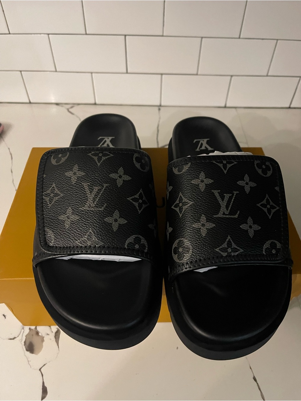 Men’s Designer Slides Size 8.
